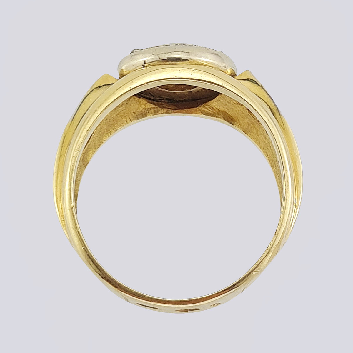 Золотое кольцо 585 пробы с бриллиантами современной огранки