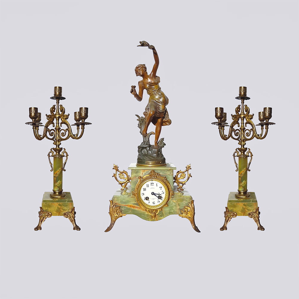 Каминные часы с канделябрами Passage du Gue 19 века