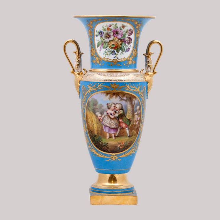Парные вазы из фарфора с золочением 19 века (Германия)