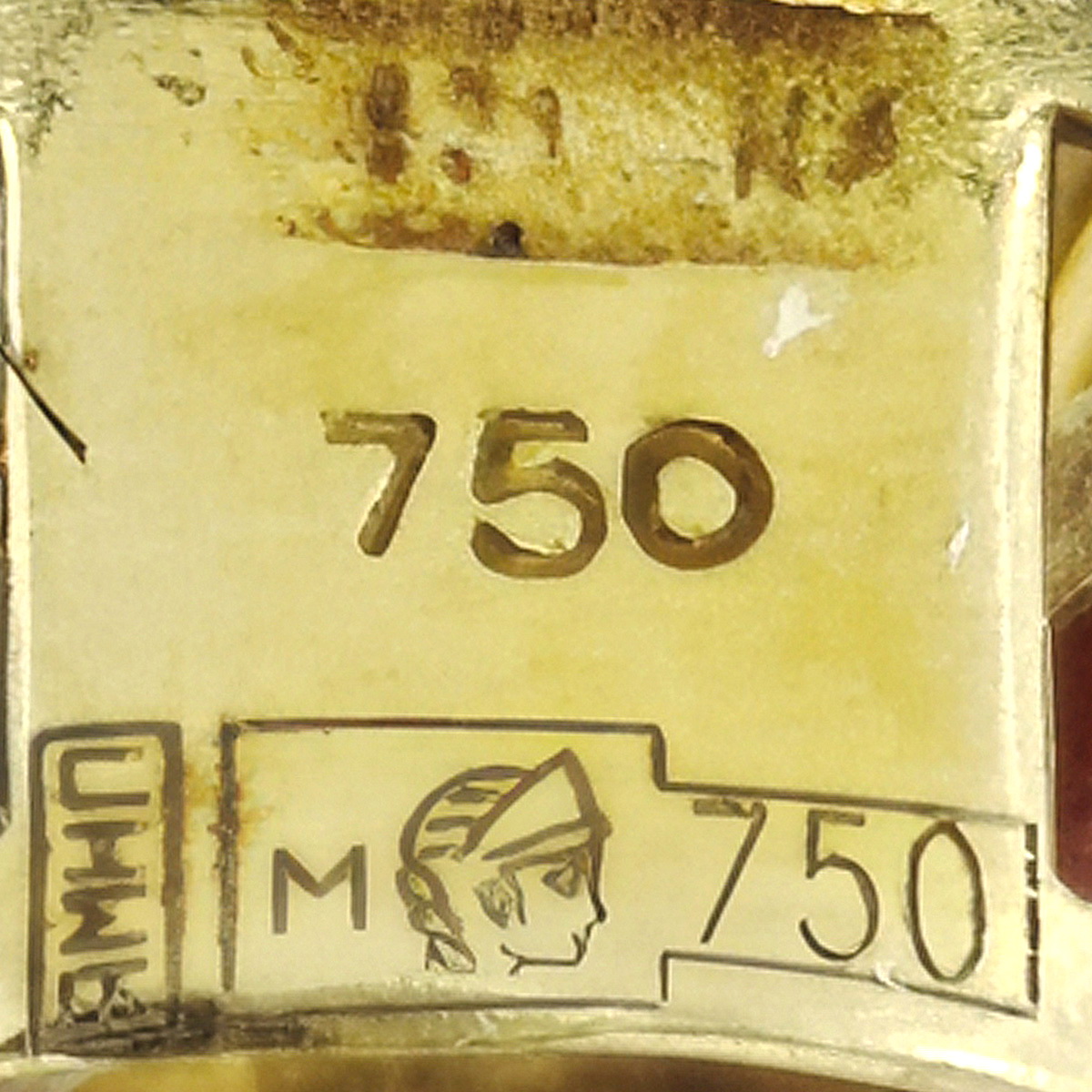 Подвеска золотая 750 пробы камея на раковине