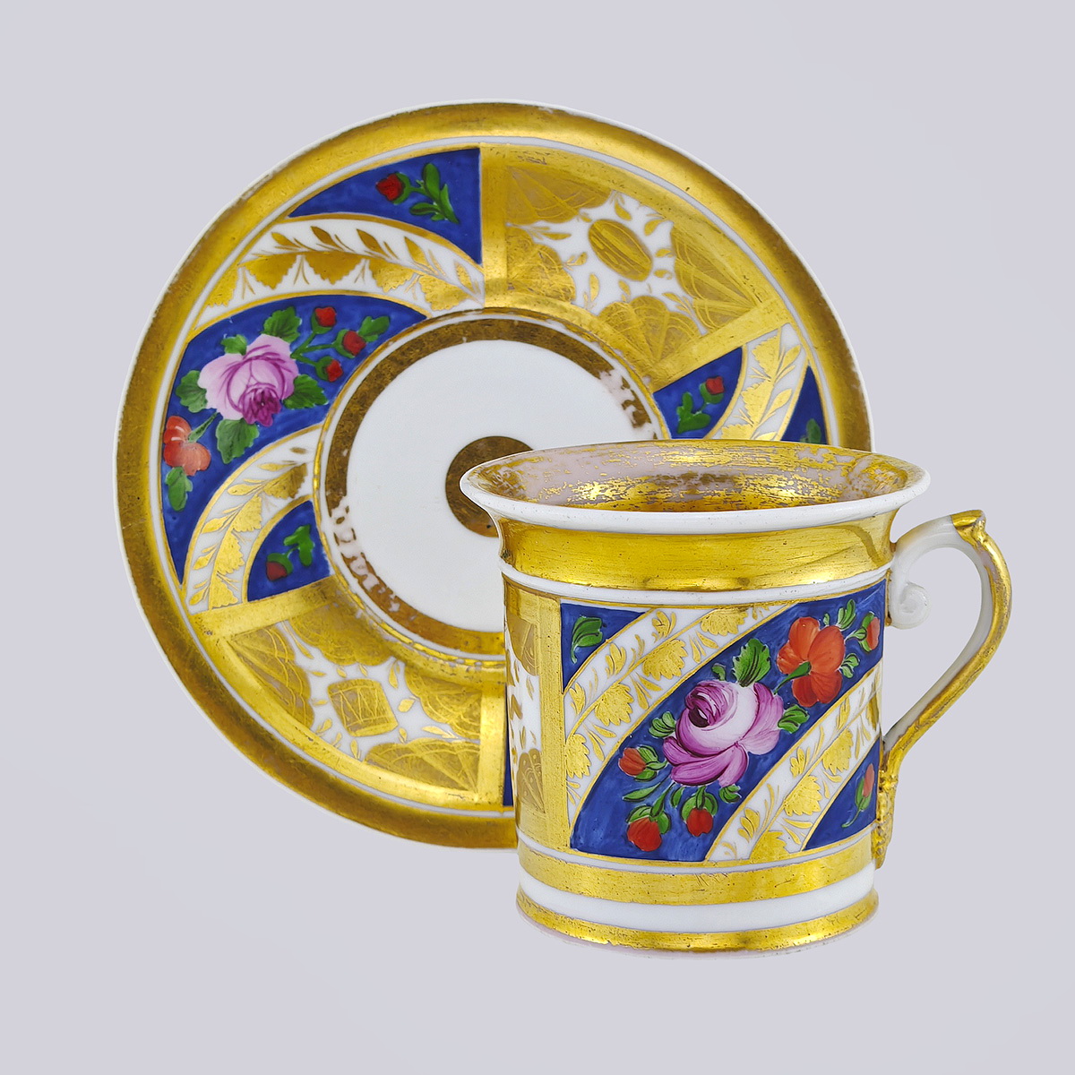 Чайная пара «Золото и розы» из фарфора; роспись, золочение; завод Гарднера
