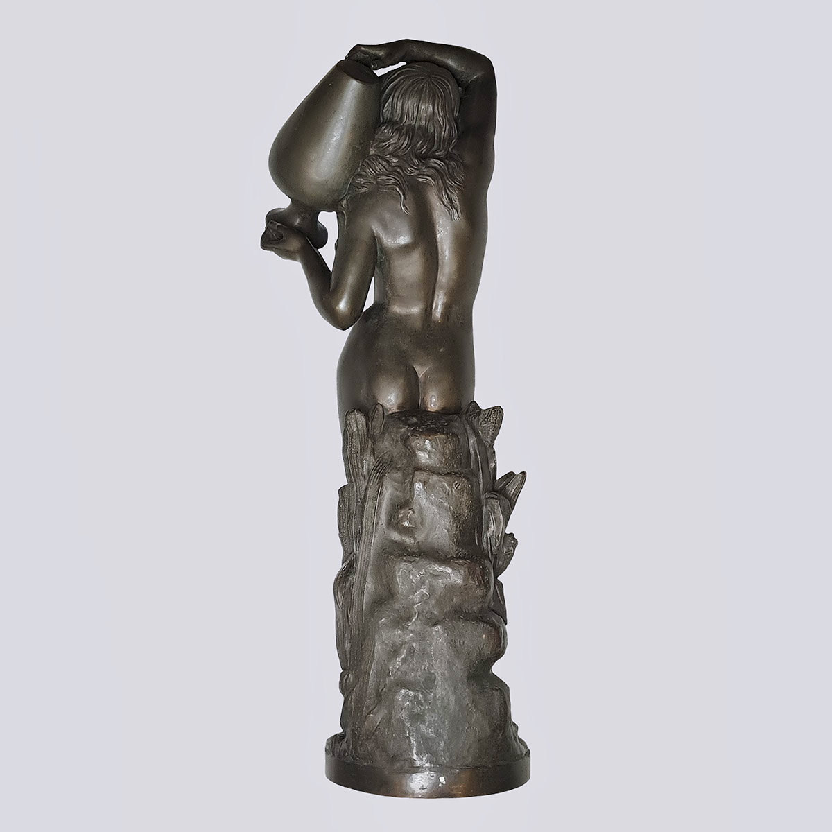 Скульптурная композиция «Девушка с кувшином» из бронзы 19-20 вв.