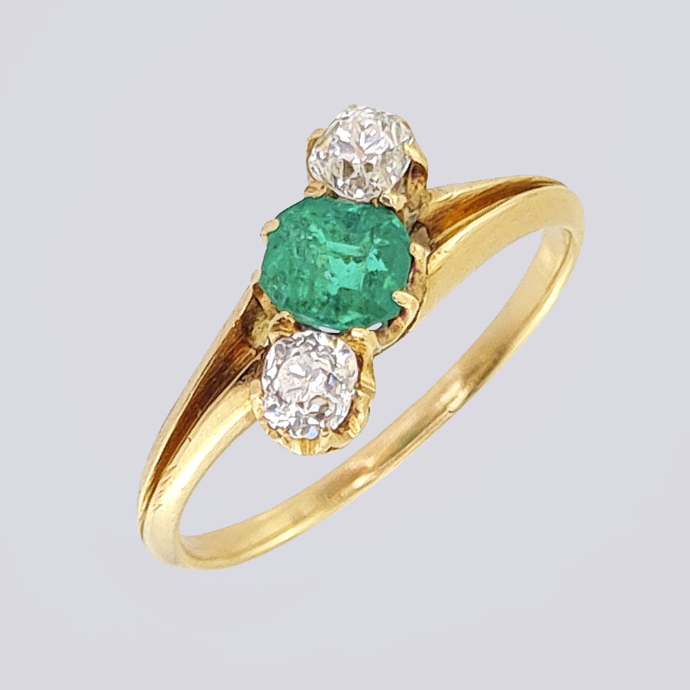 Русское старинное золотое кольцо с изумрудом и бриллиантами