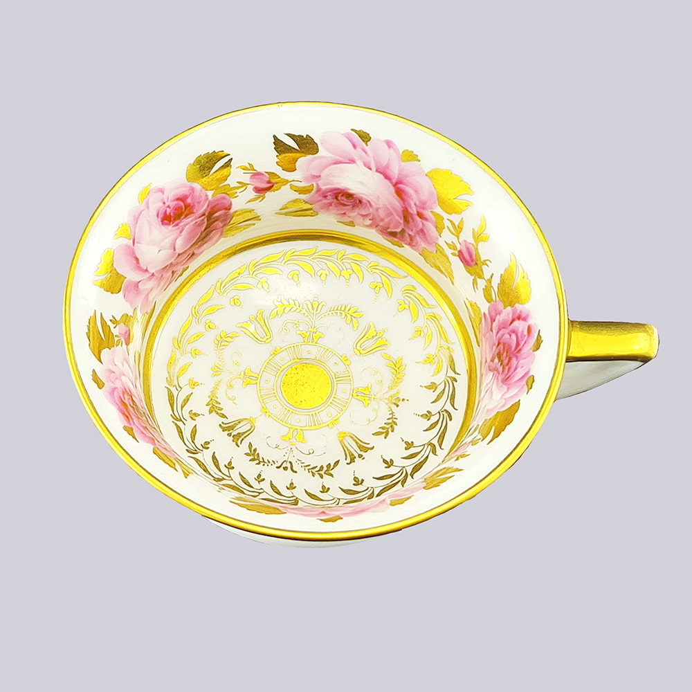 Чайная пара «Розы» из фарфора (Гарднер, 1860-е гг.)