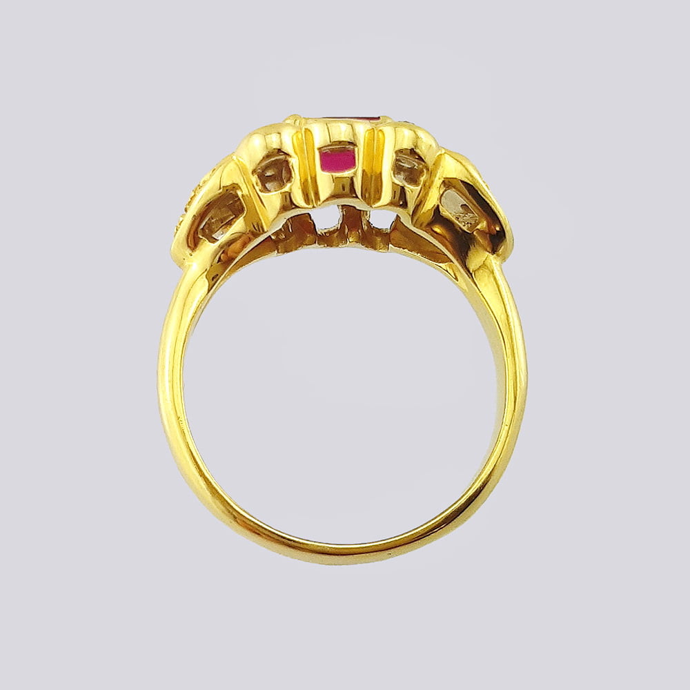 Авторское золотое кольцо 750 пробы с розовой шпинелью и бриллиантами