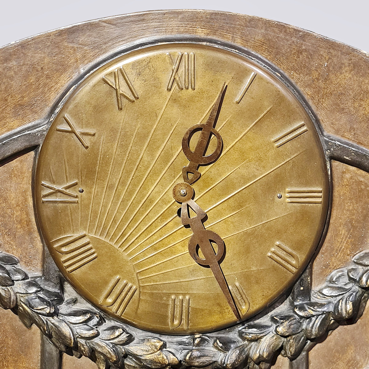 Настольная лампа с часами и скульптурная композиция «Древний Рим»