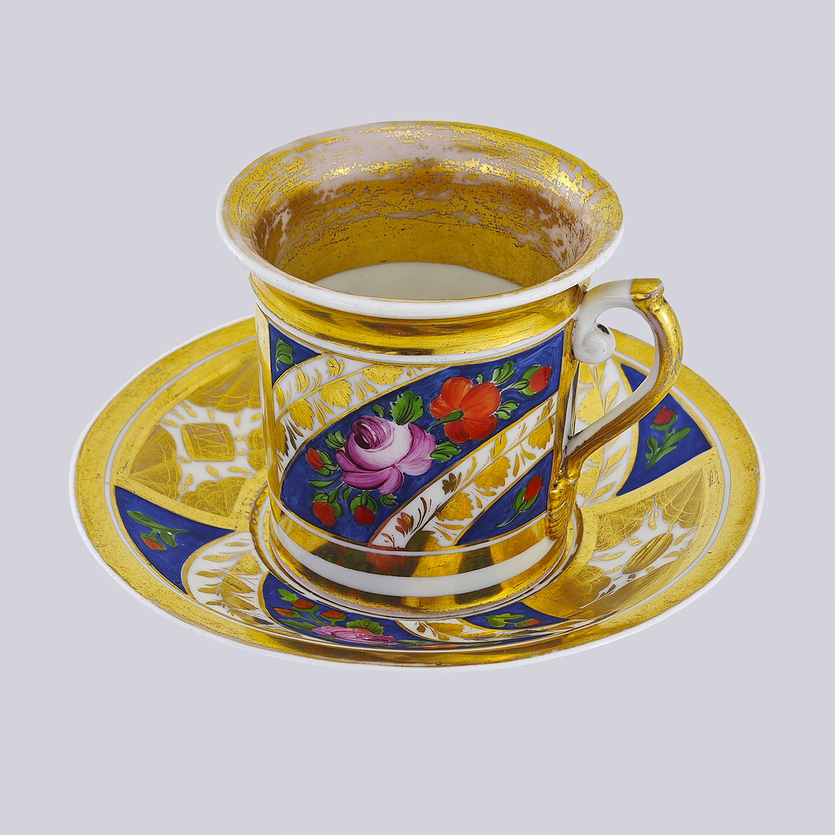 Чайная пара «Золото и розы» из фарфора; роспись, золочение; завод Гарднера