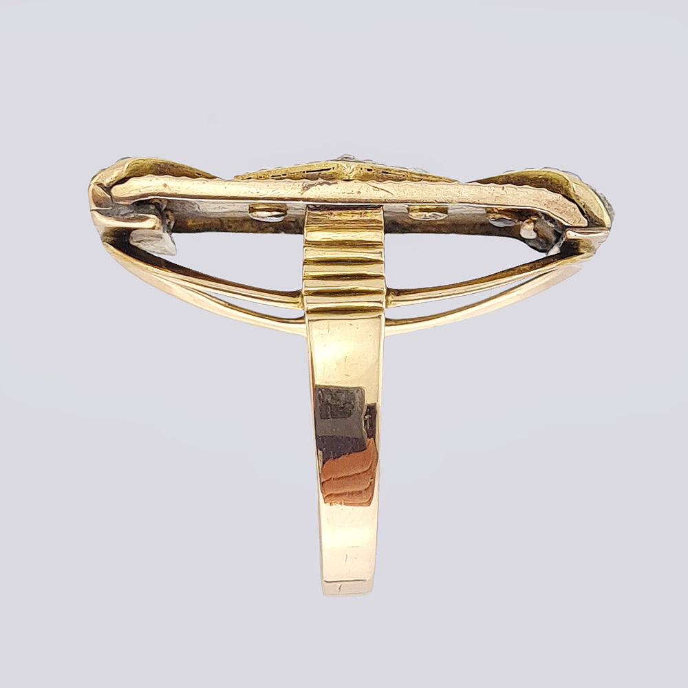 Золотое кольцо с бриллиантом, речным жемчугом и чёрной эмалью