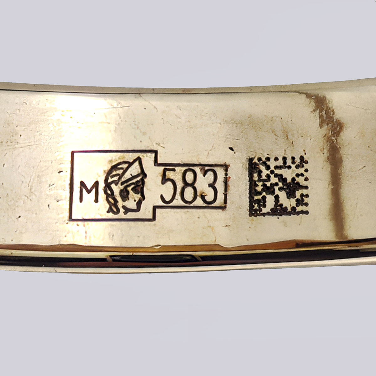 Кольцо золотое 583 пробы с черным агатом и бриллиантом 