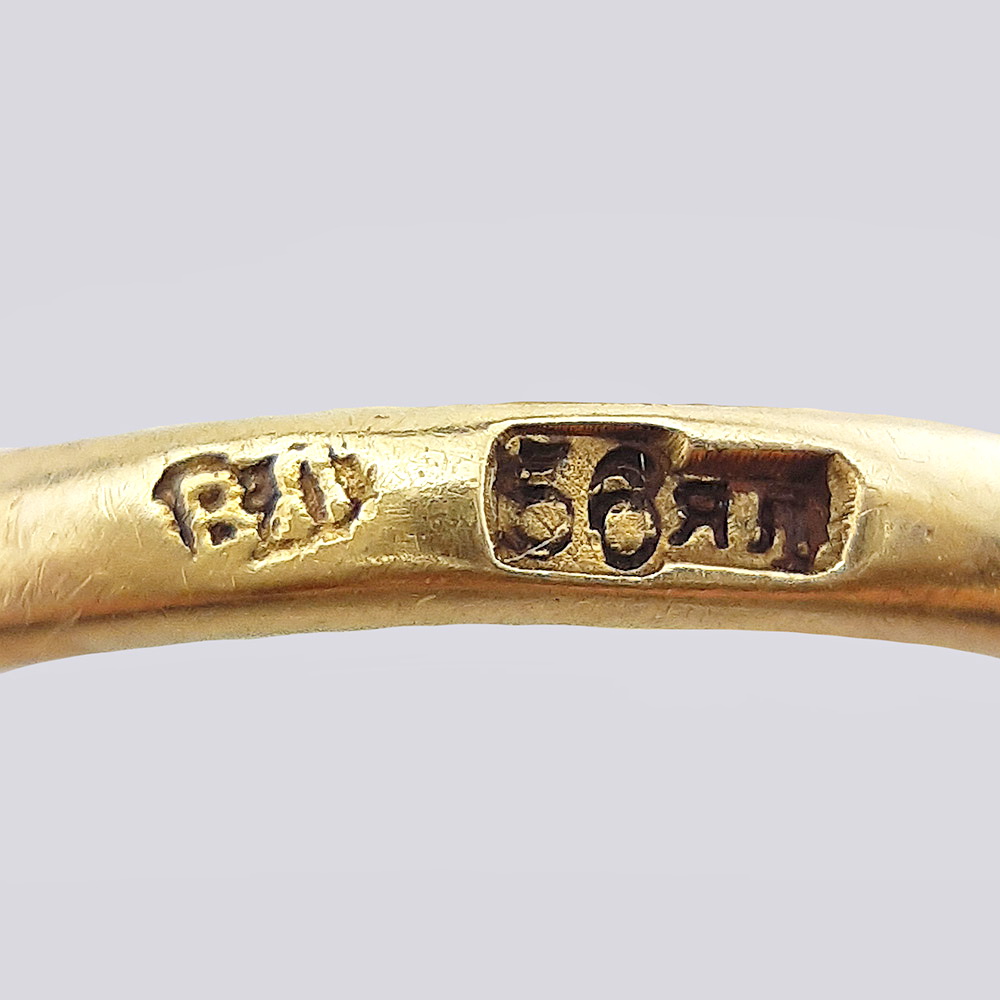 Золотое кольцо ветка в стиле модерн с гранитами и речным жемчугом