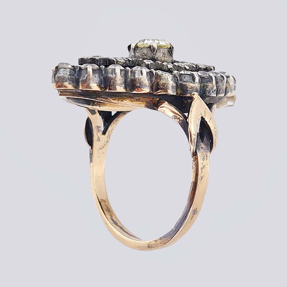Кольцо-маркиз из золота 56 пробы с бриллиантами и синей эмалью