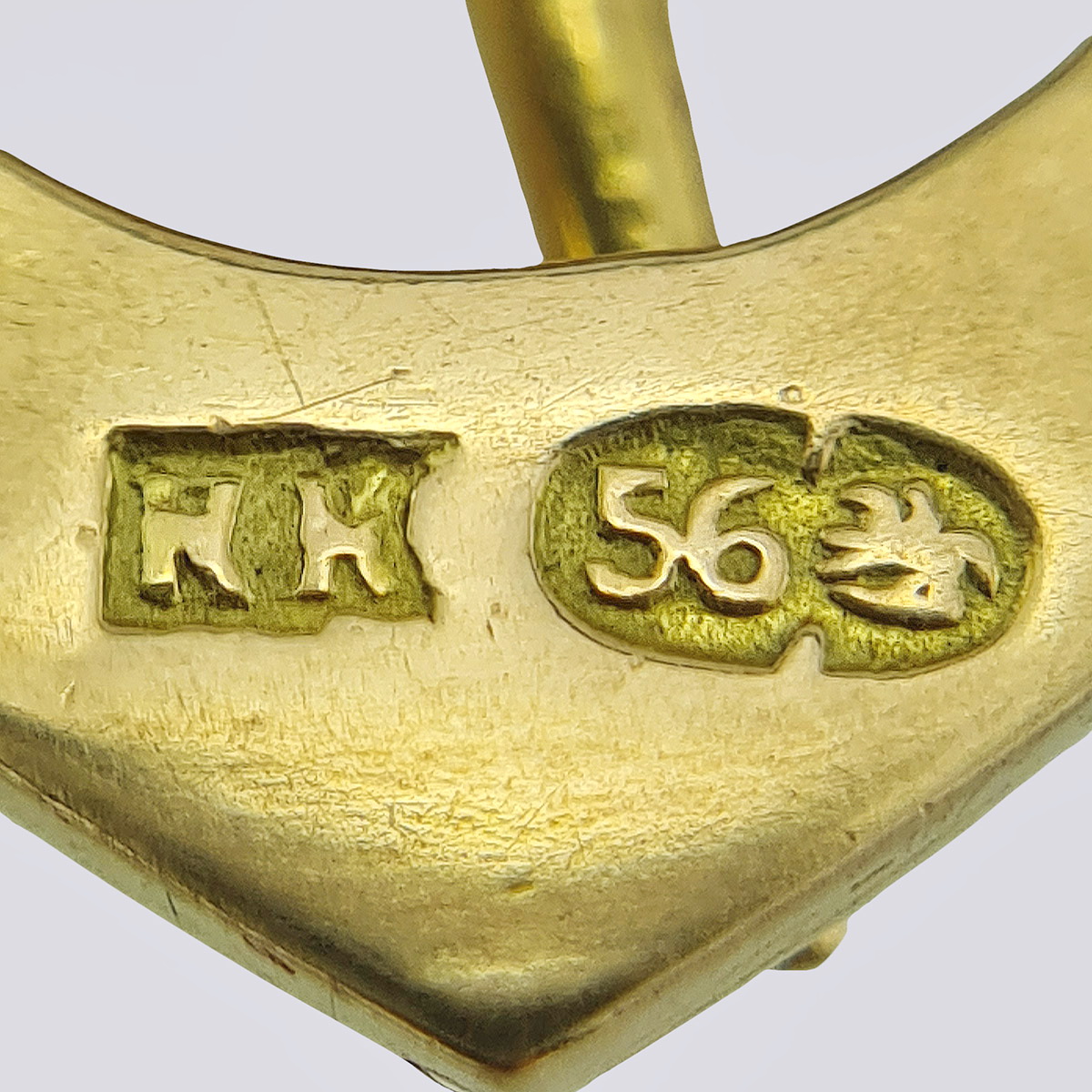 Браслет золотой 56 пробы с надписью Сувенир