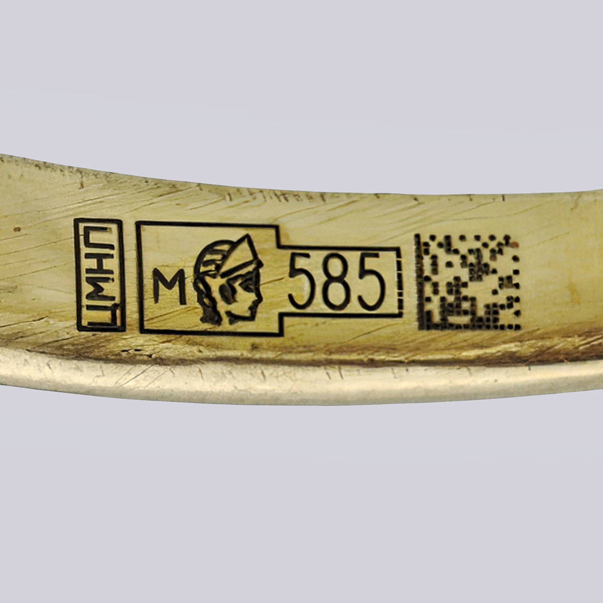 Кольцо из золота 585-й пробы с бриллиантами старой огранки и природными рубинами