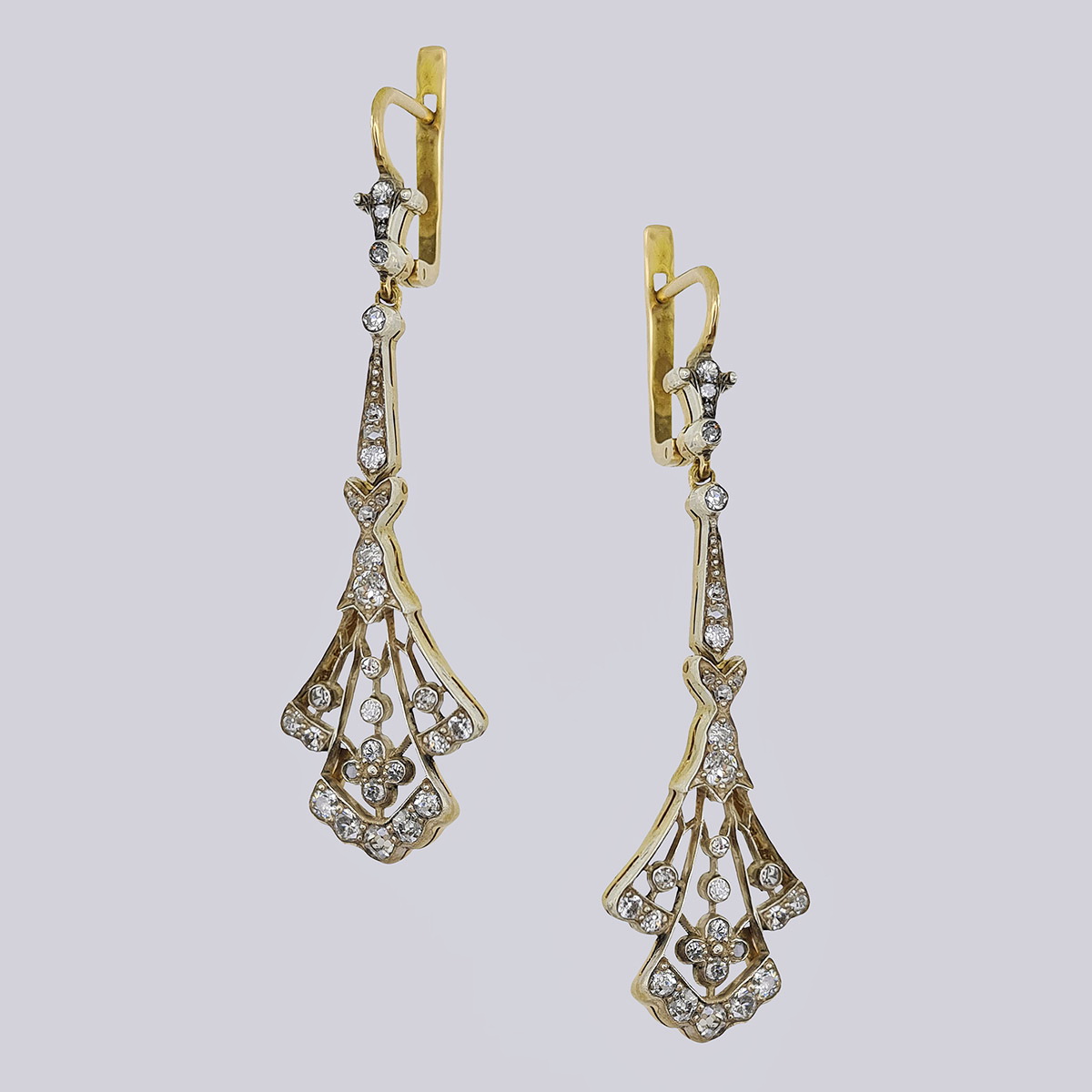 Серьги-подвески ажурные из золота 585-й и серебра 875-й проб с бриллиантами