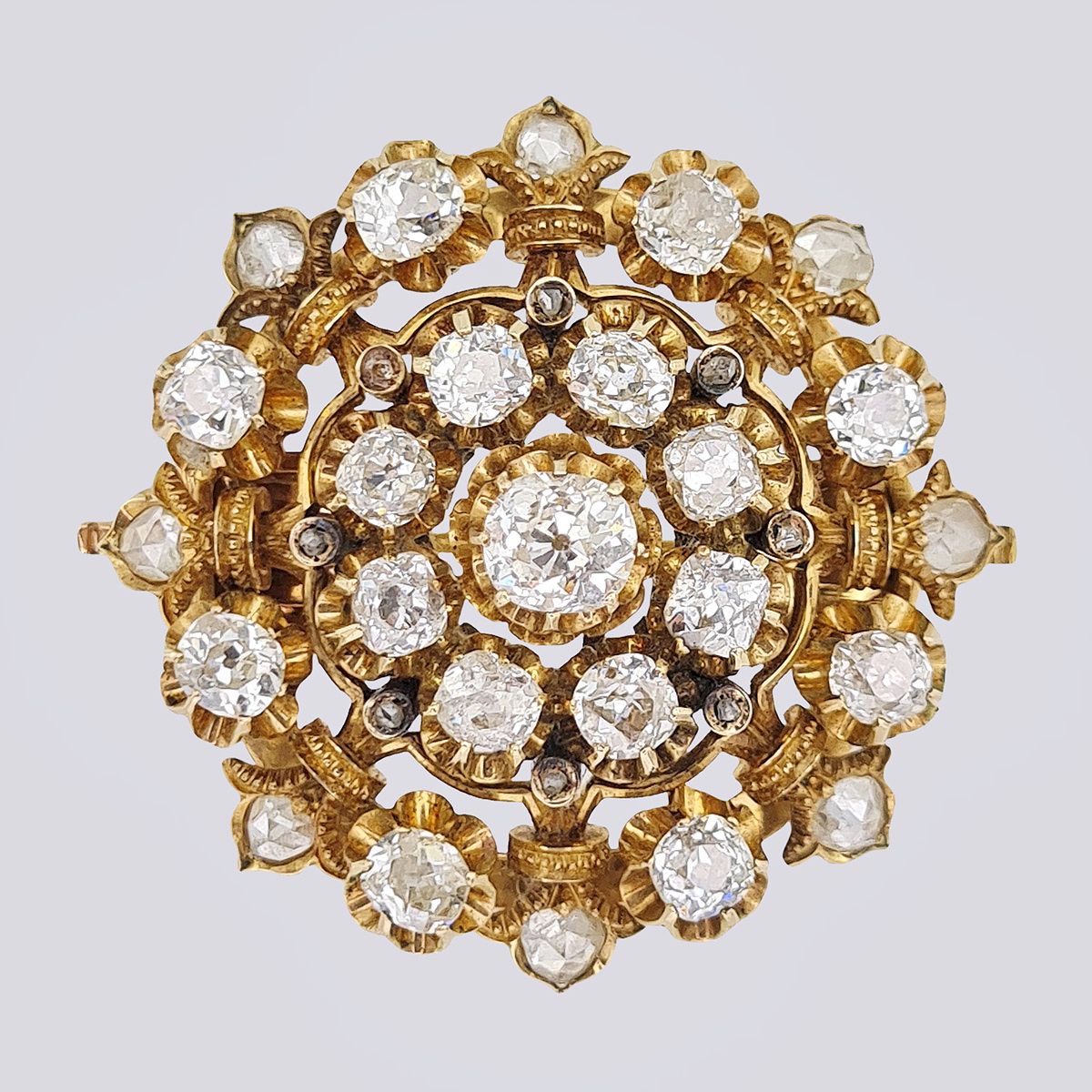 Брошь антикварная золотая 56 пробы с бриллиантами старой огранки и алмазами