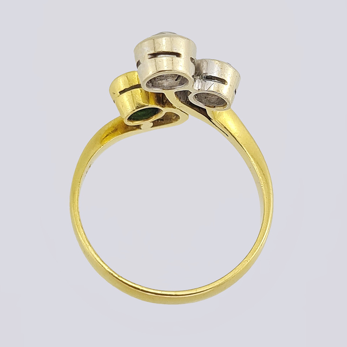 Кольцо из золота 750 пробы с бриллиантами старой огранки и природным изумрудом (Италия, 17 размер)