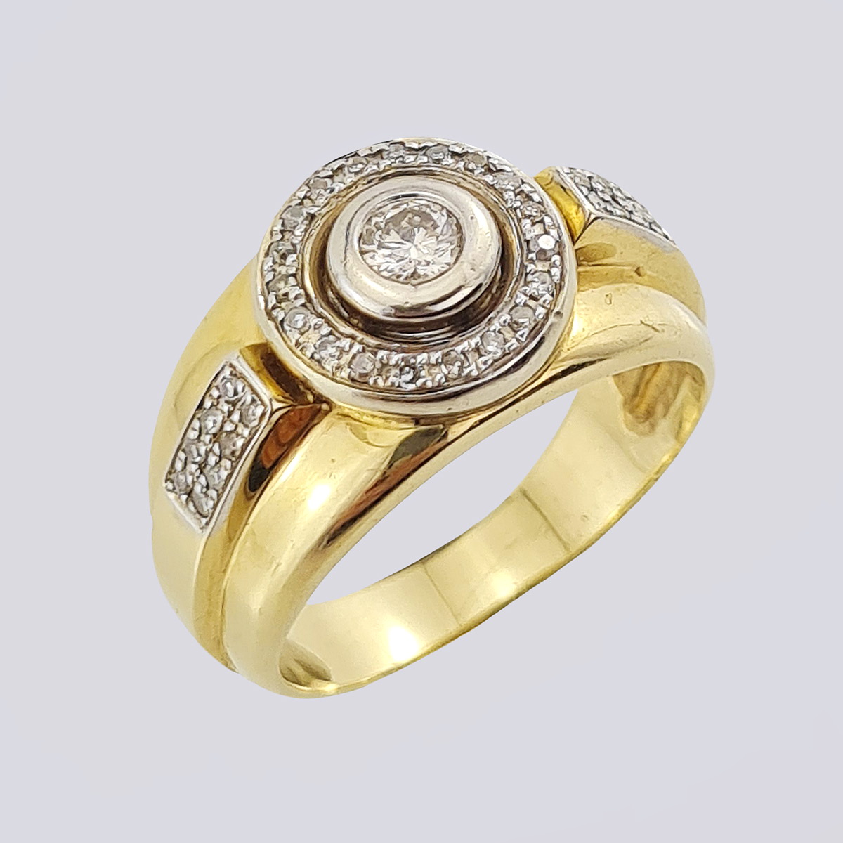 Кольцо золотое 585 пробы с бриллиантами современной огранки