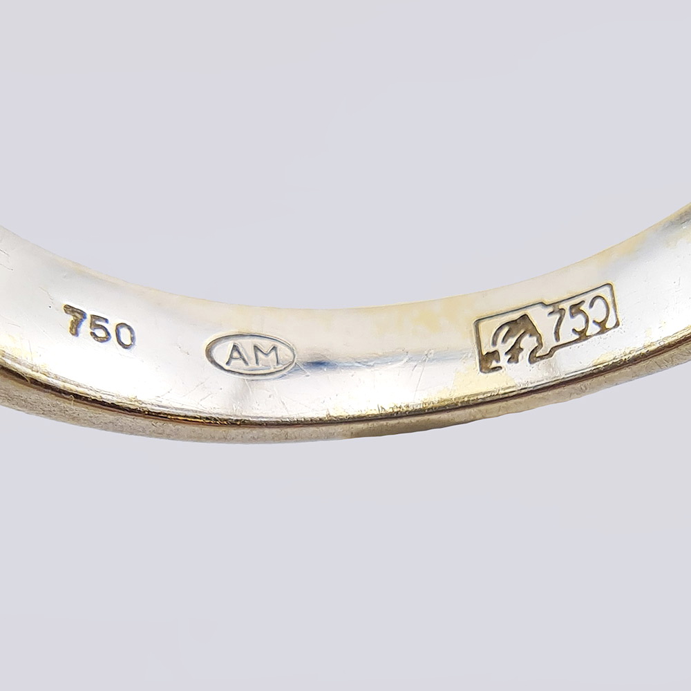 Кольцо из белого родированного золота с квадратным бриллиантом 