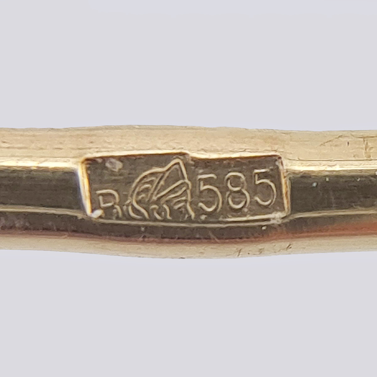 Круглая брошь с бирюзой и жемчугом из золота 585 пробы 20 века