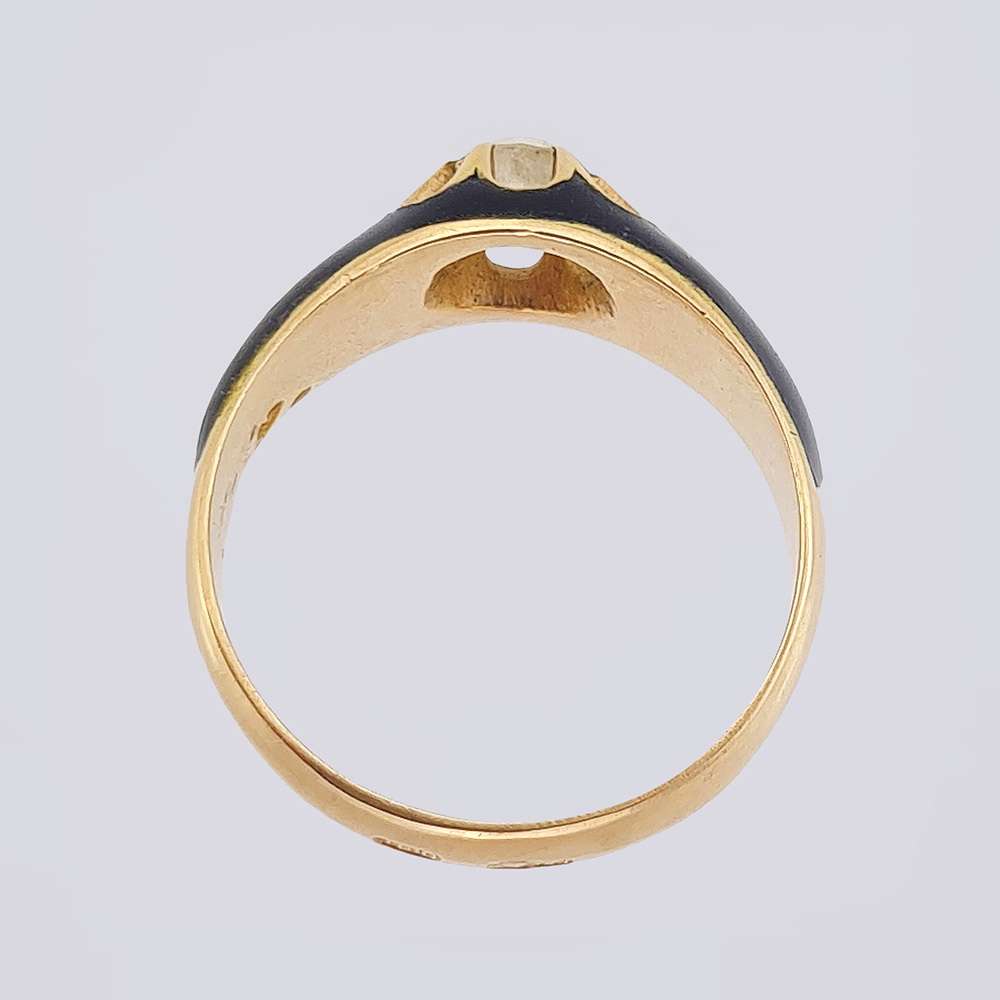 Кольцо золотое с черной эмалью и бриллиантом старой огранки