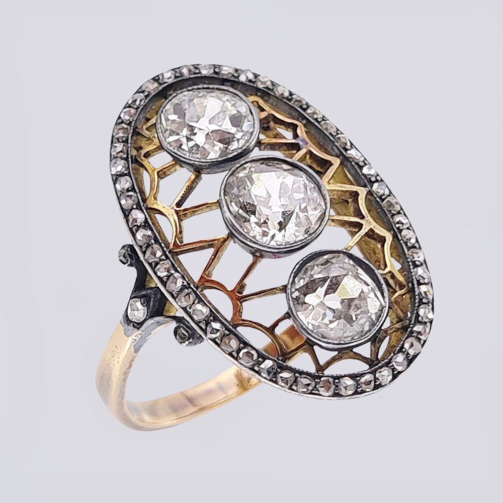 Антикварное русское золотое кольцо с бриллиантами старой огранки и алмазами огранки роза