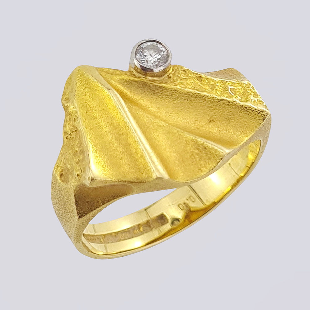 Золотое кольцо Lapponia с бриллиантом (750 проба, Финляндия)