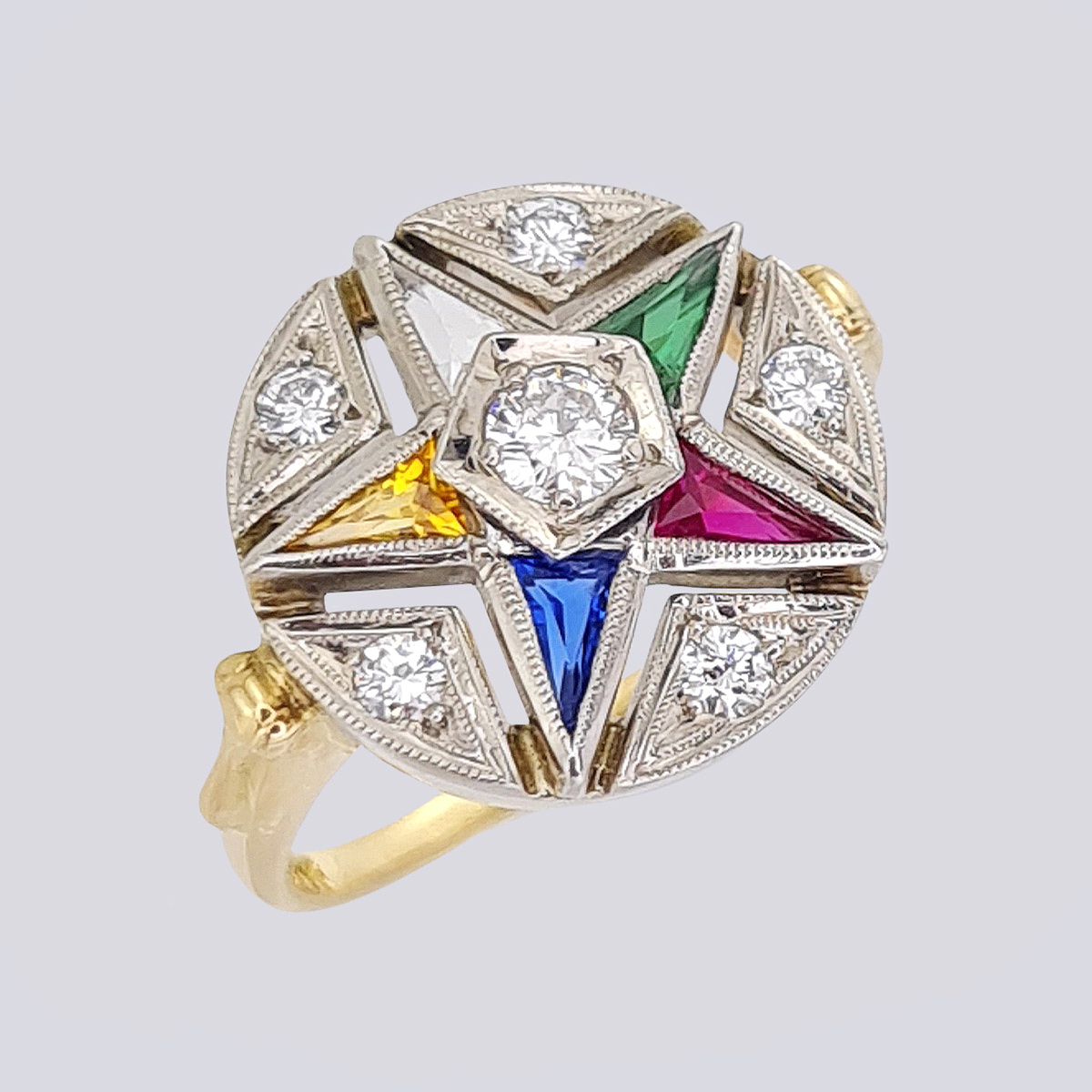 Золотое кольцо «Звезда» с бриллиантами современной огранки и разноцветными вставками