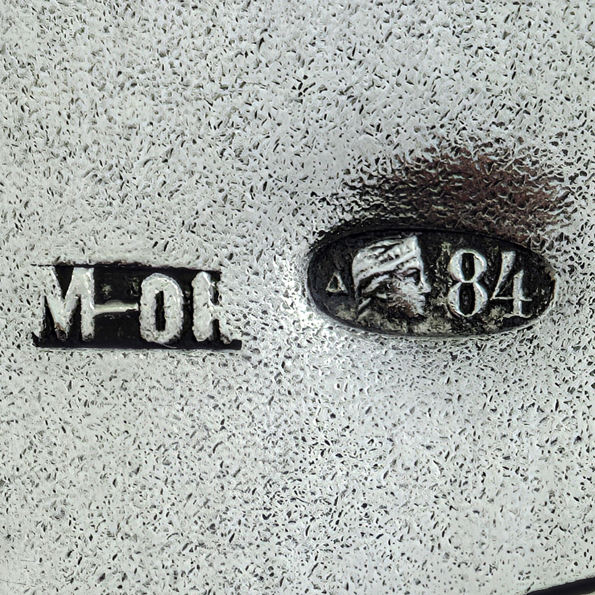 Настольный блокнот коричневого цвета с серебряной накладкой в стиле Модерн (84 проба)