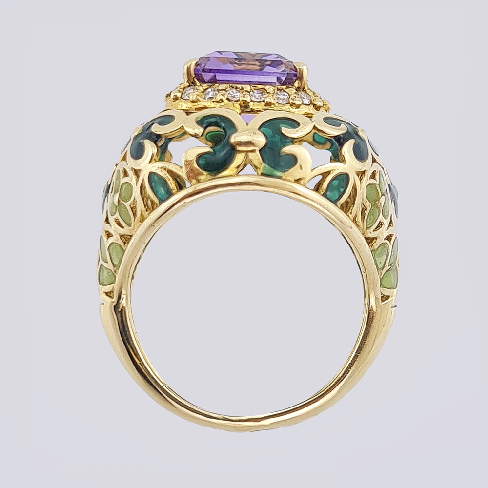 Кольцо золотое с аметистом и бриллиантами в эмали