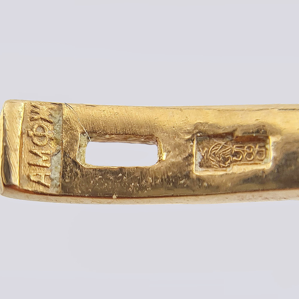 Комплект серьги и кольцо с бриллиантами и жемчугом из золота 585 пробы