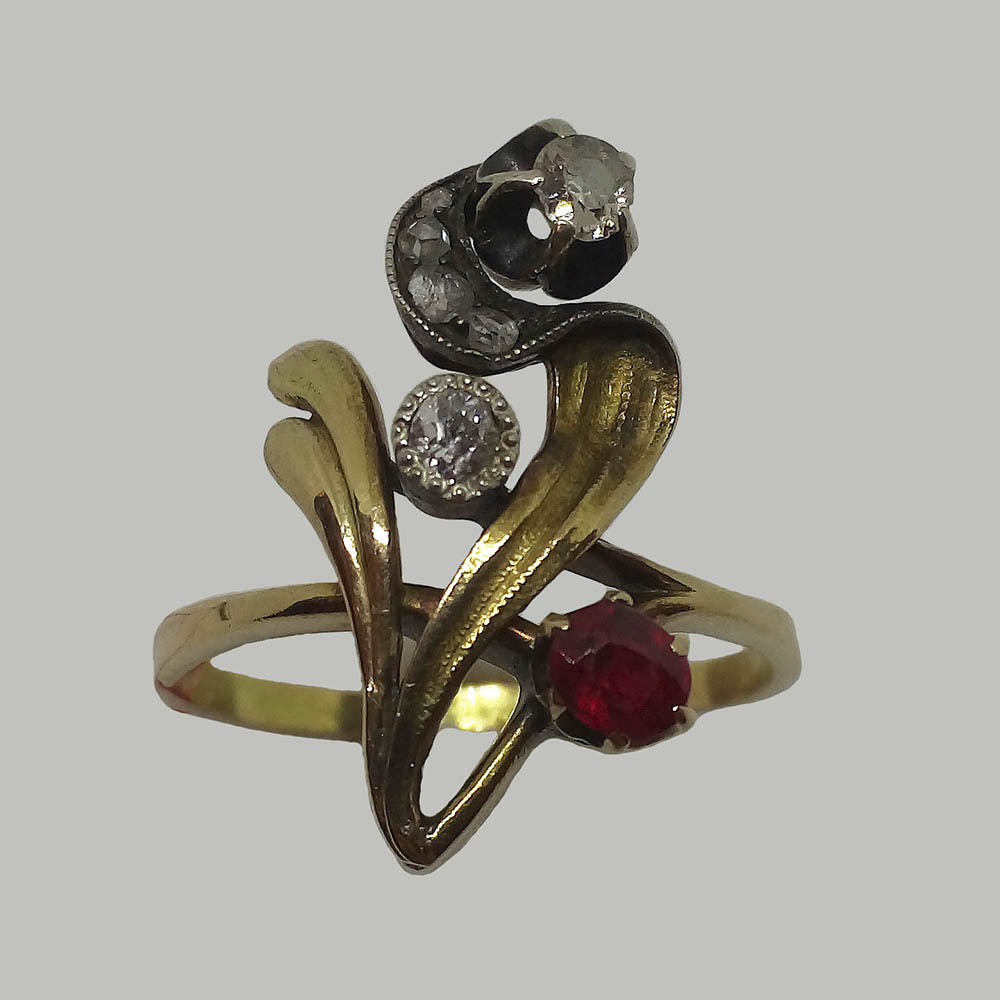 Кольцо с бриллиантами, алмазами и рубинами из золота 56 пробы 20 века