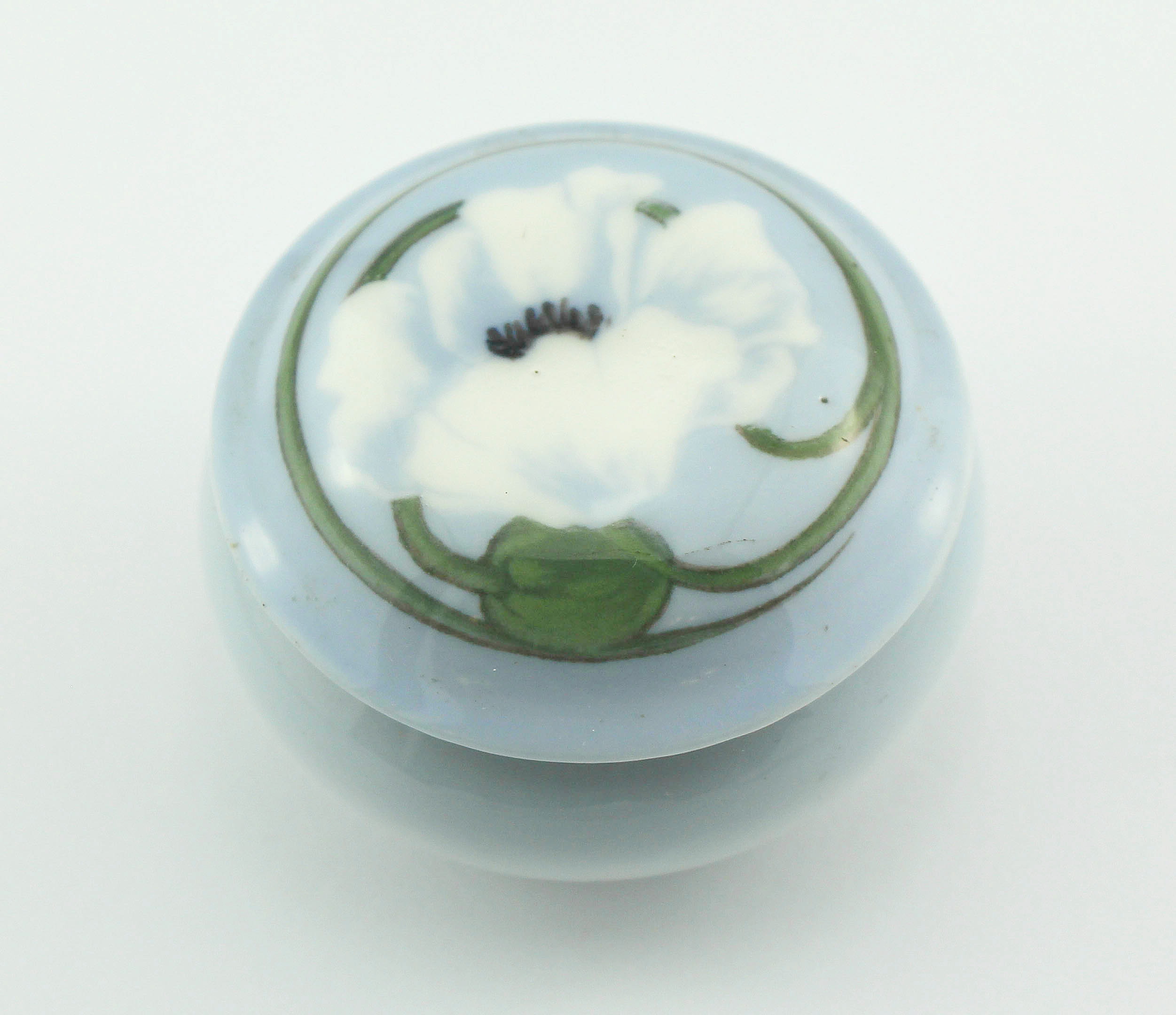 Фарфоровая шкатулка «Белый цветок» в стиле модерн (Дания, начало 20 века)