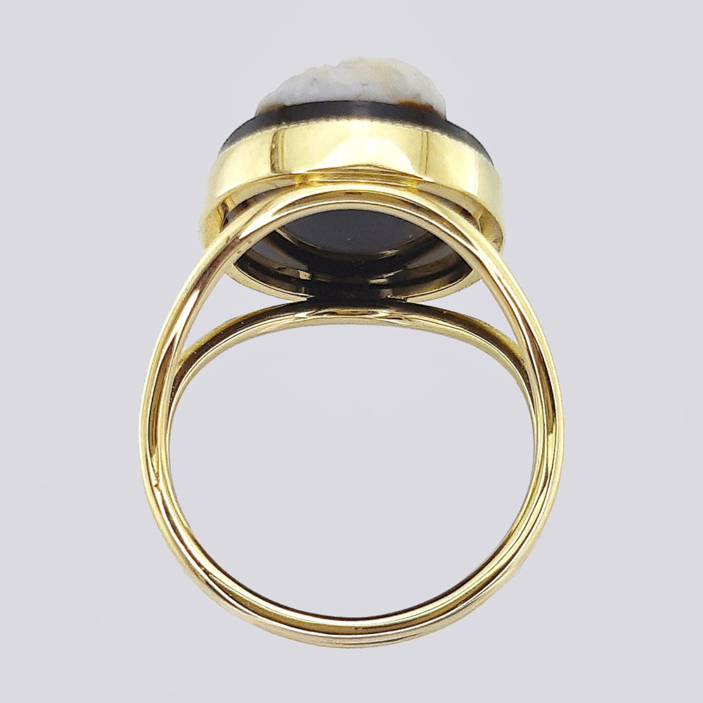 Кольцо с камеей на агате из золота 585 пробы (Нач. 20 века, Россия)