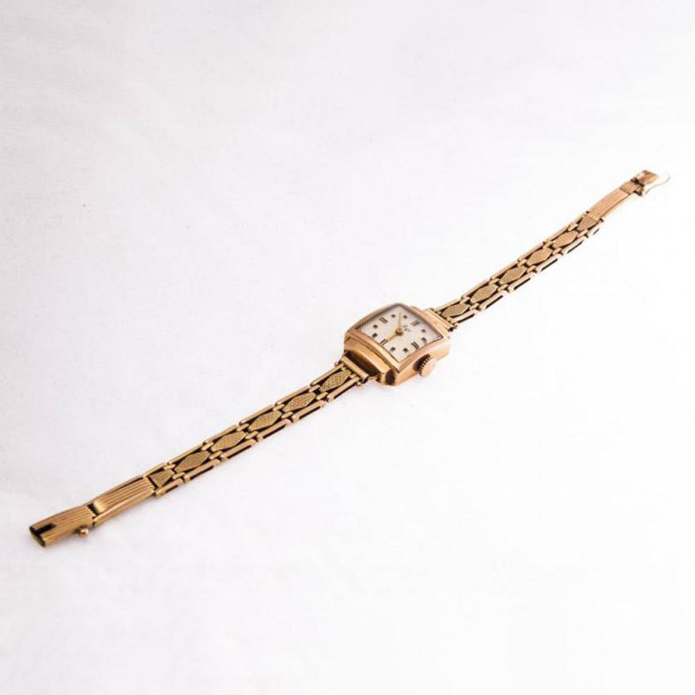 Женские наручные часы Луч СССР из золота 583 пробы купить в Москве