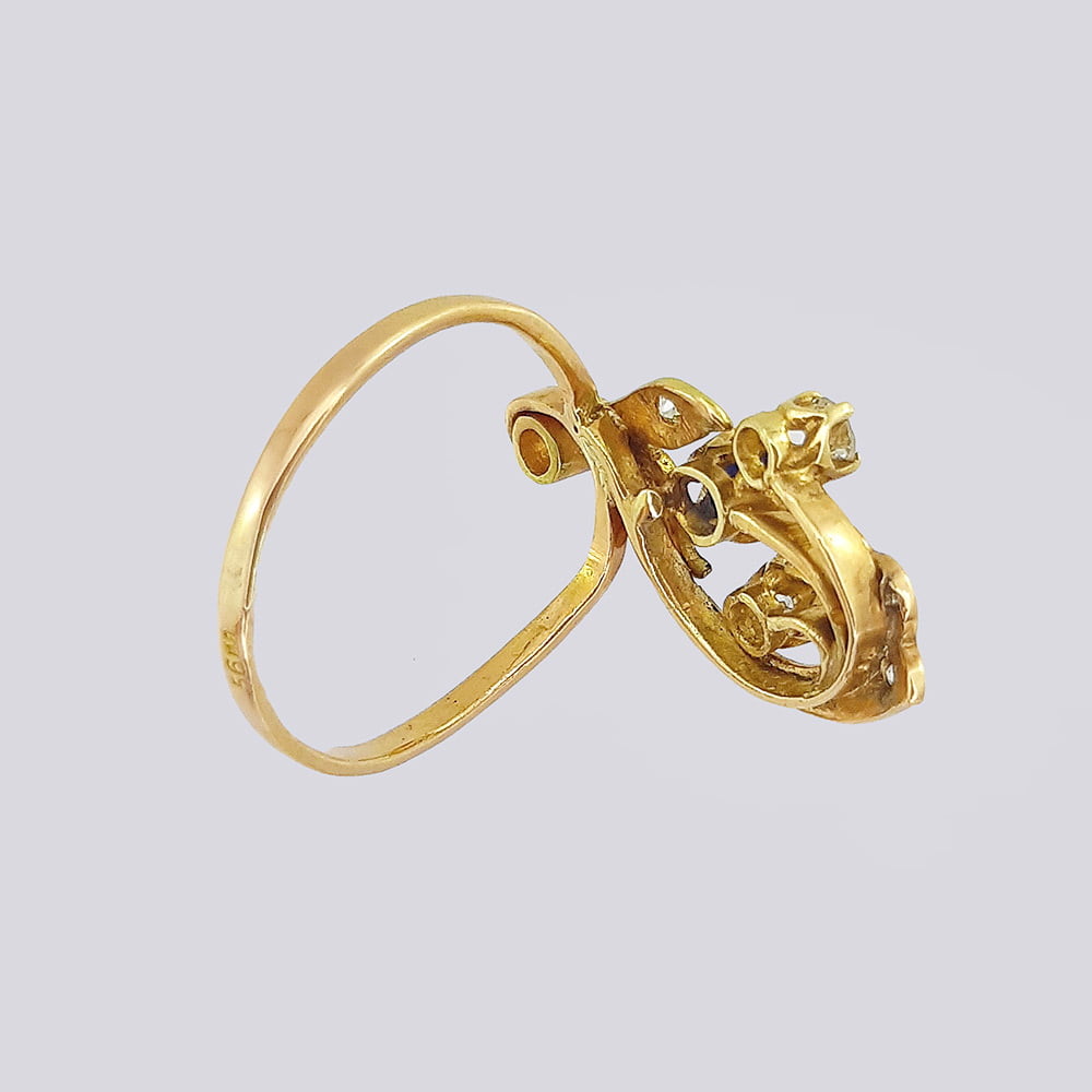 Русское старинное золотое кольцо с натуральным сапфиром