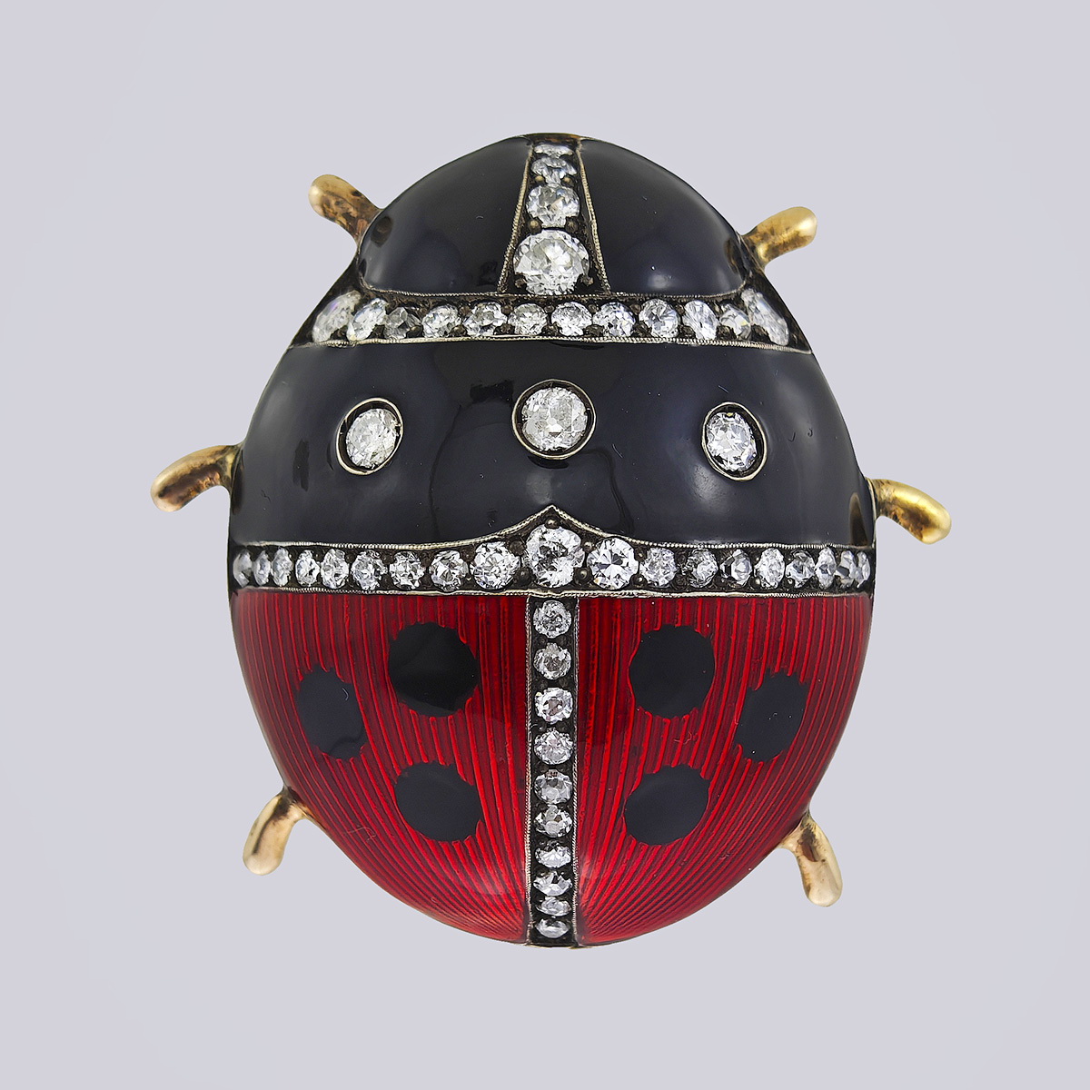 Брошь " Божья коровка" золото 56 эмаль и бриллианты старой огранки