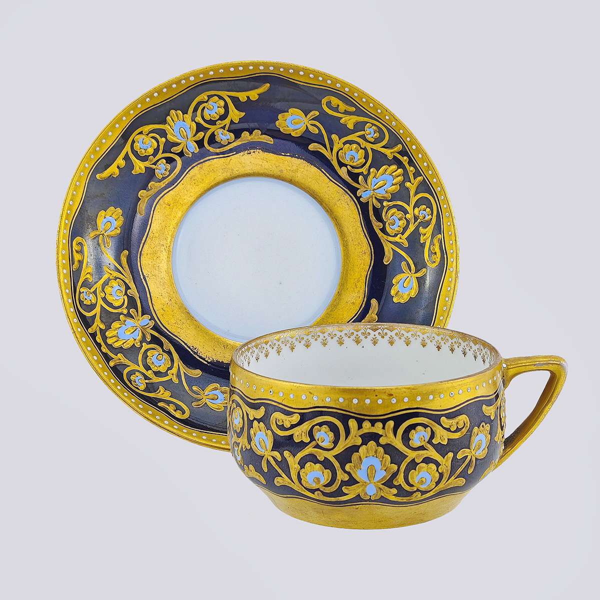Чайная пара фарфор кобальт золотой с орнаментальной эмалью производства Кузнецова
