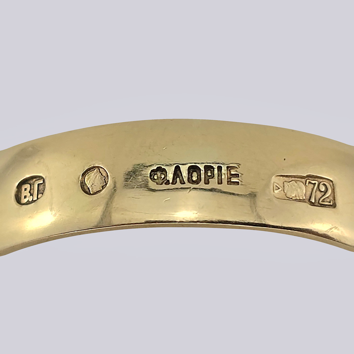 Кольцо золотое 72-й пробы с крупным бриллиантом мастер Лорие