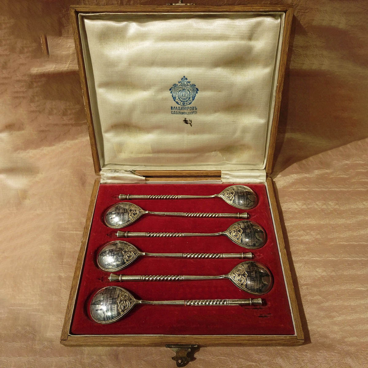 Набор из 6 чайных ложек из серебра 84 пробы в коробке с видами городов 19 века