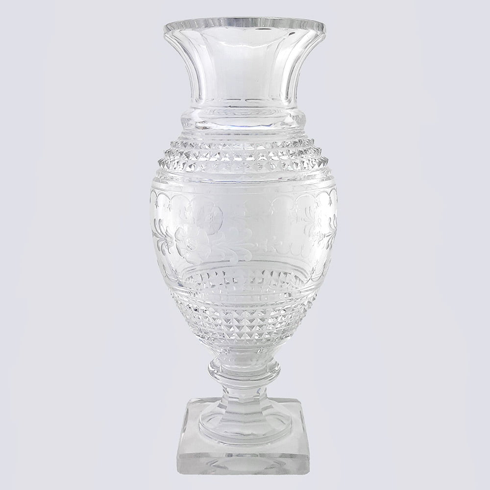 Хрустальная ваза Baccarat с гравировкой (Baccarat, Франция)