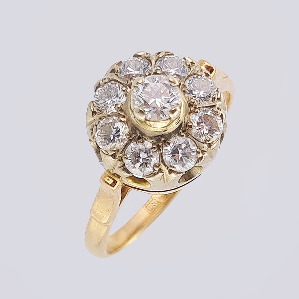 Кольцо-малина с бриллиантами из золото 585 пробы купить в Москве