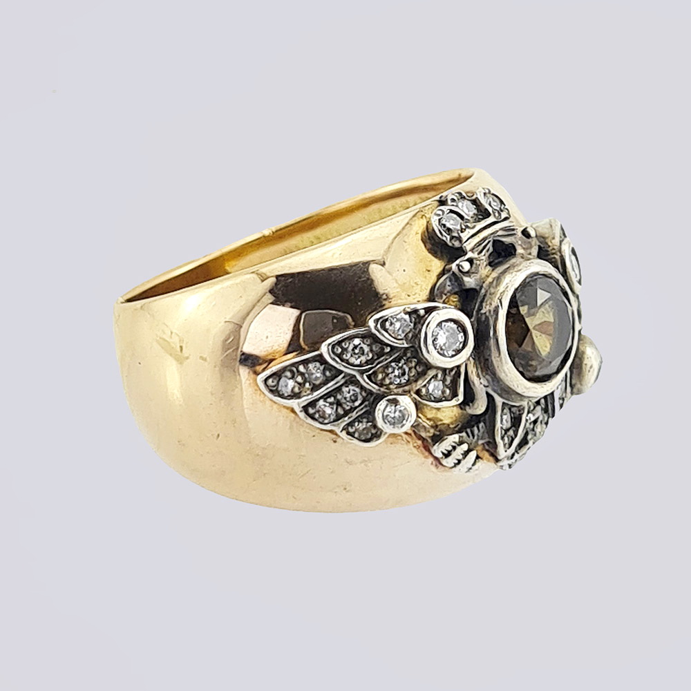 Авторский мужской перстень с орлом с гранатом и бриллиантами из золота 585 пробы