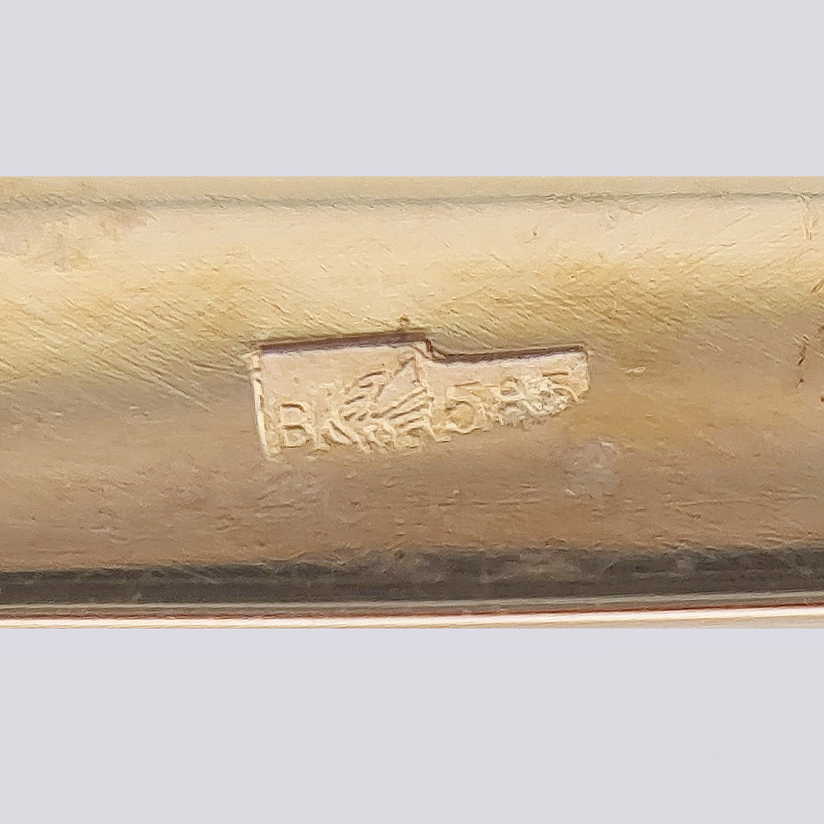 Комплект «Кольцо и серьги» в золоте 585 пробы с камеями на раковине (Нач. 20 века, Россия)